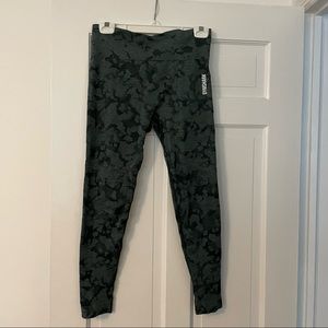GYMSHARK DARK GREEN ADAPT CAMO LEGGINGS